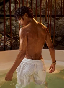 very hot and I got into the jacuzzi de AlanCutee  4 Imagens