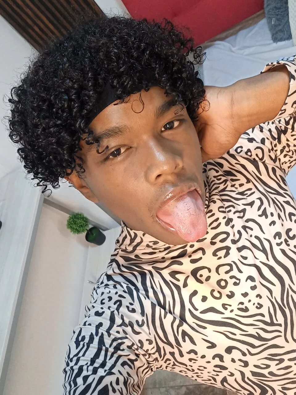 Milo_AfterDark 님의 트렌드 중인 사진  4697개