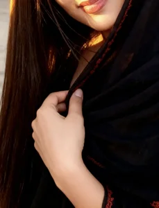 Idhika-Paul 🍁🍁🍁 Pic