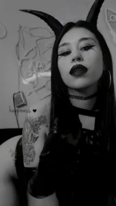 SusanVilla SUSAN! DARK Poză 2