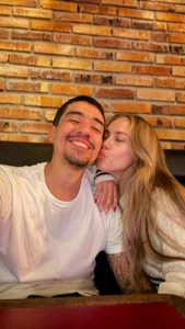 Enjoying a romantic summer evening de valery_and_Dani_  Imagens