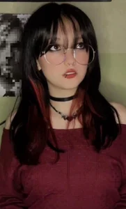 Just me 🖤🥀 de Maki_Zein_  Imagens