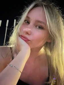 MathaConnie: Public ( 5 фото)