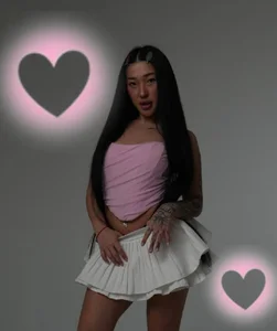 Light photo shoot in a skirt od EIeniVanwart  3 snímek