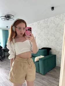 812sunflowerinahat 🌻 Pic 8