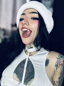 NinaHex Watch Me Closer 👀 зображення 4