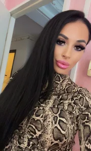 Kasandra_One Public Pic 6