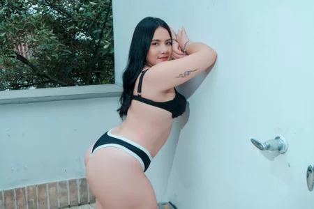 ninamonroy Public Foto 2