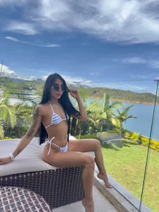 ZarianaEvanz sunny day 🌞🌺 Billede