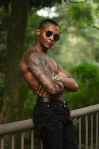 esteveen_ortegas_ Welcome July  2টি ছবি