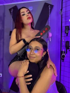 MissScarlet_Ela_bdsmのPublicの 2枚の写真