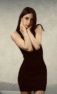 Melanie_Angel little black dress Hình