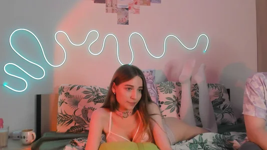 Emily_and_Ilumi Cute Foto