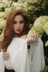 TinaBrook I dazzle the city with my beauty Pic 2