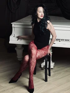 ElektraSunshine The red Queen Immagine  3