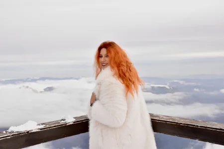 NadiraNoor Love mountains ❄️☃️🤍 Pic 8