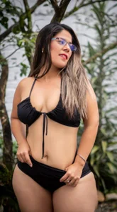 Violet_1235 ADORARAS MIS CURVAS Foto 2