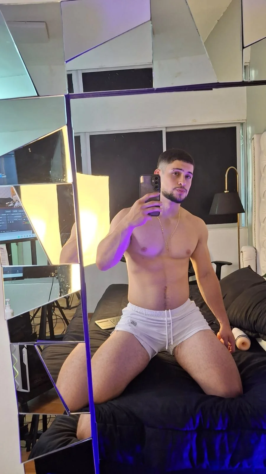 ภาพที่กำลังนิยมของ valenssio_moretti  2576