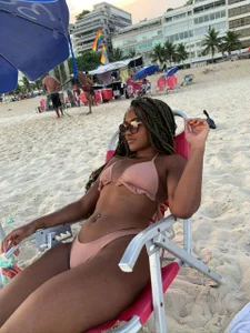 Alma_Dunn Public 사진 9