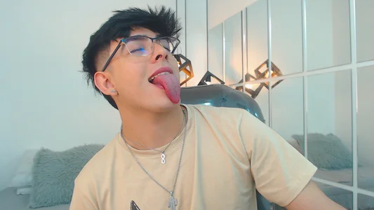 nolan_twink1: Sexy Tongue ( 5 фото)