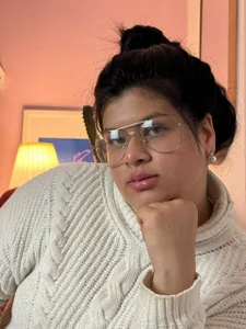 adhara-walk READING A BOOK صورة واحدة|adhara-walk READING A BOOK صورتان|adhara-walk READING A BOOK  5 صور|adhara-walk READING A BOOK  5 صورة