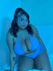 Kenya--BuhleのSnow of pleasureの 4枚の写真