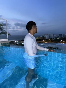 daikokuten_ My favorite hobby is traveling Foto 3