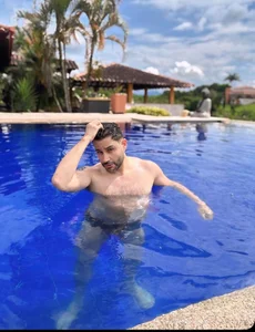 jonasbeards Day of sun, tan and pool ☀⚡⛱ รูป  4