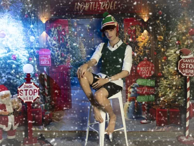 VladHellsing4's MERRY CHRISTMAS Sex Photo 3