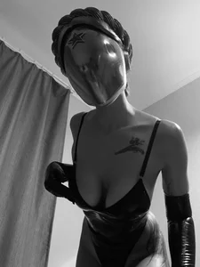 Jane_Bright Atomic Heart صورة واحدة|Jane_Bright Atomic Heart صورتان|Jane_Bright Atomic Heart  2 صور|Jane_Bright Atomic Heart  2 صورة