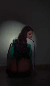 miss__charlotte7のNot everything natural is innocent 💚の 6枚の写真