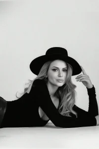 Your_GoddessLen Classy Woman Foto 2