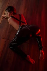 Marttina_Ruiz: Big ass on Latex🔥 ( 4 фото)