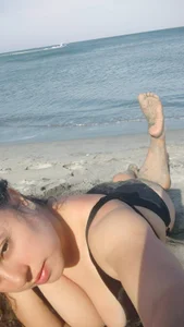 😈❤️ I was at the beach and I remembered you and I took these sexy pictures.🔥🥀 od Alisson_zambrano  3 snímek