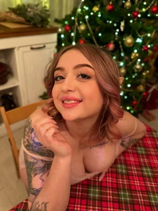 Sexy Christmas elf🥰 de KellyMoors  4 Imagens