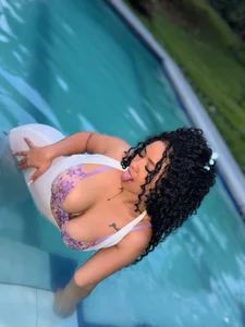 alexa_bossh: run in the pool? ( 3 фото)