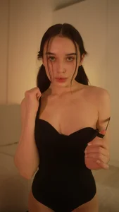 horneyjozy BLACK BODY Pic 2