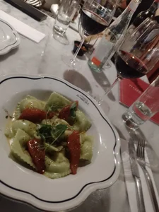 viviana_simmons28 a different night 🤩🍷💕 Pic 4