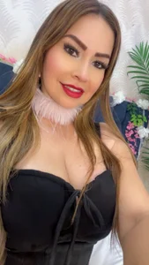 ariana de Ariana_Diosa  2 Imagens