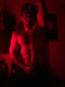 Sexmuscle17 Public Pic 3