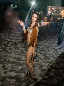 RebeccaMartons 𝚃𝚑𝚎 𝚋𝚎𝚜𝚝 𝚌𝚘𝚠𝚋𝚘𝚢 𝚍𝚊𝚢 slika 2