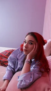 Anna_Wayのwhy don't we play a game?の 2枚の写真