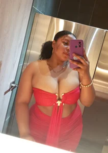 _Curvyqueen Public зображення 3