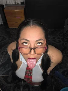 jazmin_blowjobの🤤Colegiala caliente 🔥の 3枚の写真