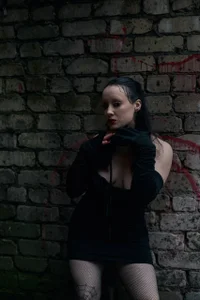 arisha_glow Public Pic 3