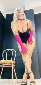 EvaBellucci_ I LOVE GLOVES Immagine 