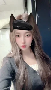 Public de Gloomy_naomimisora  4 photos