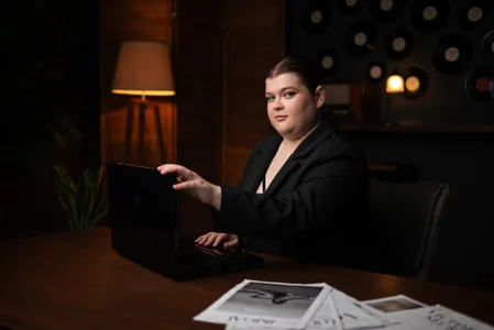 Mia_Ray kullanıcısının Office Obsession albümü -  5 fotoğraf