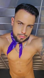 JackBlanco_💙💚❤️💜🖤🤍图片