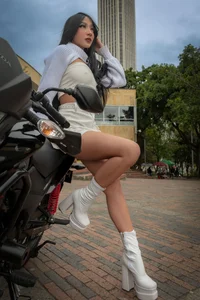 ZendayaGrey Biker girl Immagine 